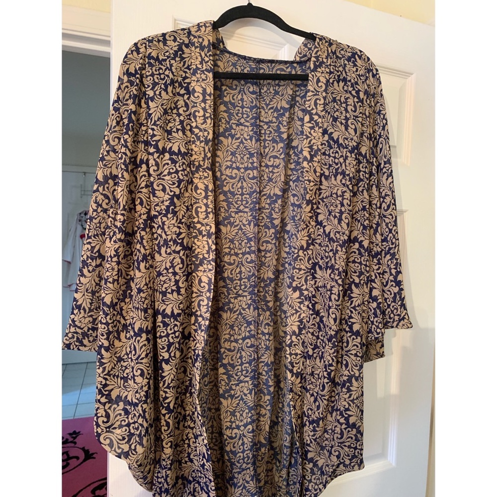 Kimono with baroque print